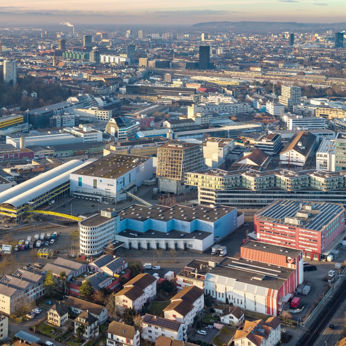 Der Kanton Basel-Stadt und die Gemeinde Münchenstein im Kanton Basel-Landschaft vereinbaren mit der CMS die nächsten Schritte der Raumentwicklung. 