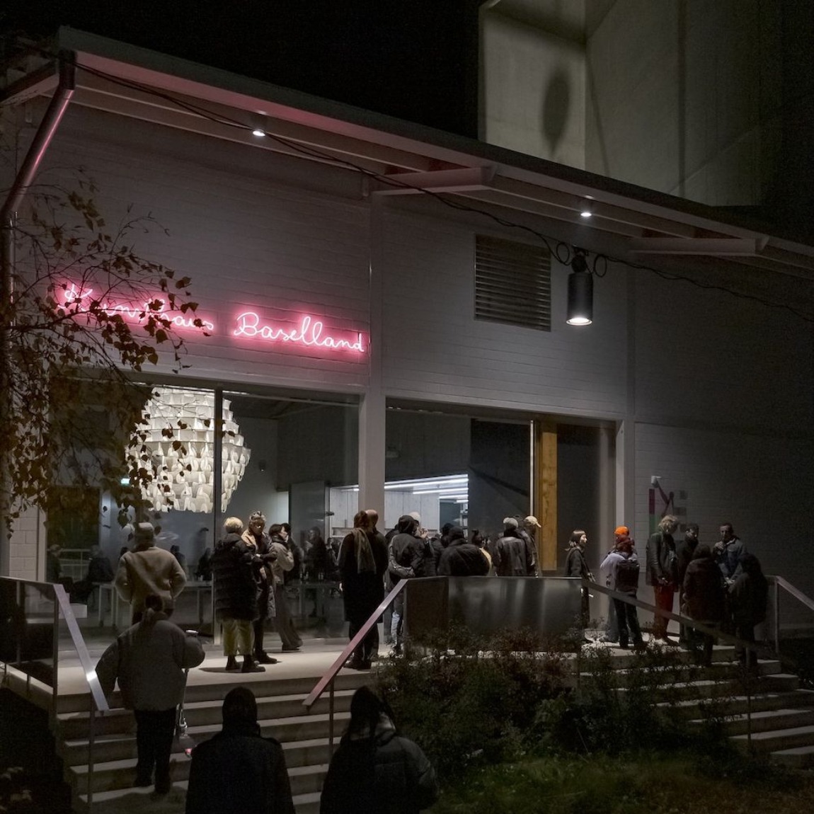 Das Kunsthaus Baselland gehört zu den führenden Ausstellungshäusern für regionale, nationale und internationale zeitgenössische Kunst im Raum Basel. Seit Frühling 2024 ist es auf dem Dreispitz domiziliert. 