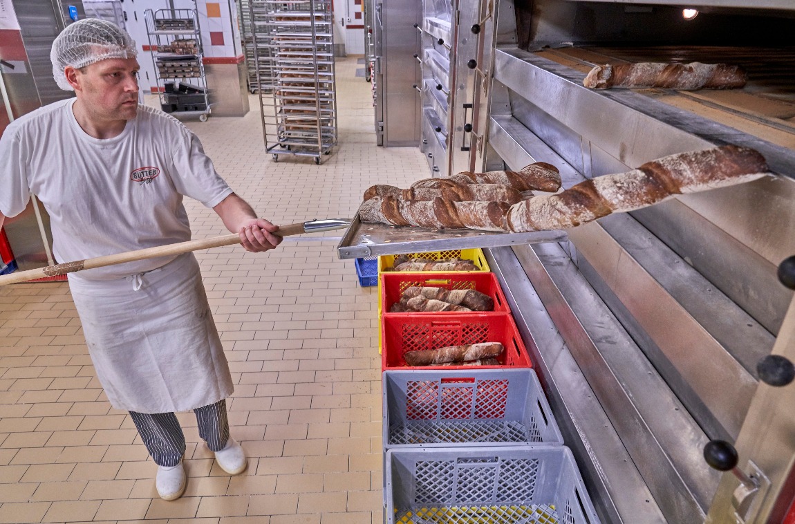 Das «Pain Paillasse» wird nach dem Rezept des Genfers Aimé Pouly gebacken und erhält mindestens 24 Stunden Teigruhe, bevor es in den Ofen kommt. (Foto: Daniel Spehr)